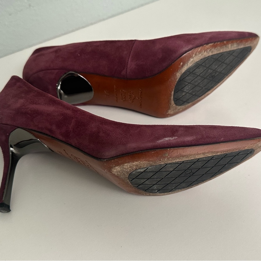 Donald J. Pliner Women's Wine Suede Heels - Picture 3 of 5